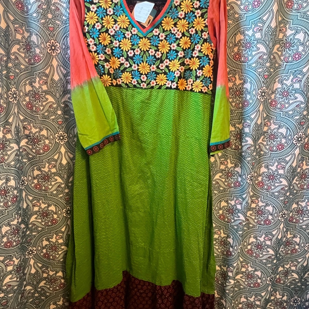 Green Floral Embroidered V-Neck Maxi Dress with Coral Sleeves